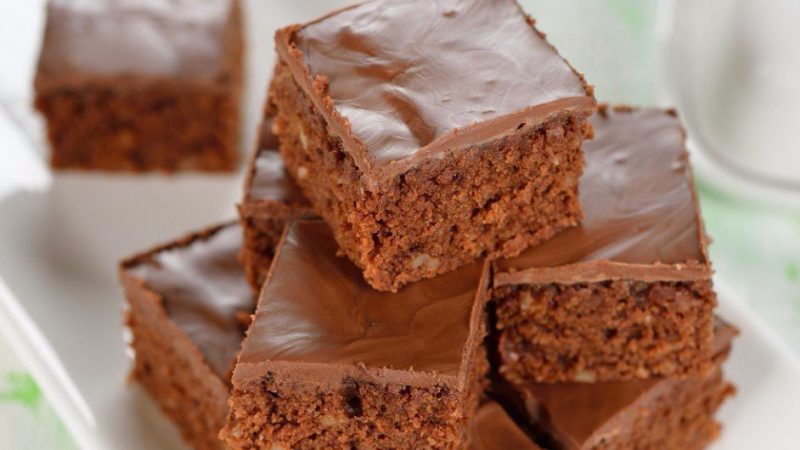 Простые шоколадные пирожные