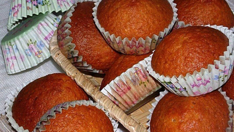 Кексы на кефире с кокосом