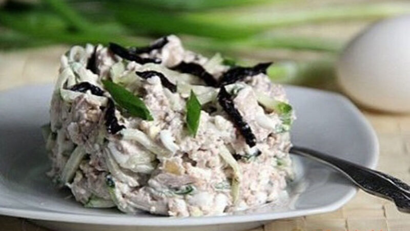 Сaлaт c курицeй «Ηaтaли»