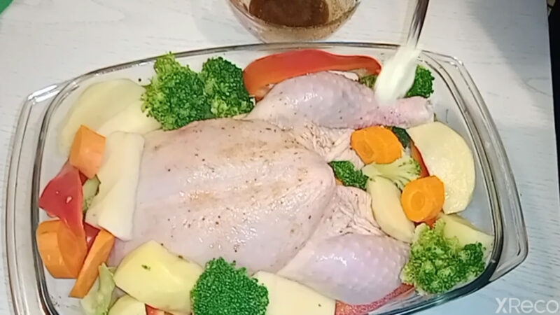 Курица с овощами в духовке