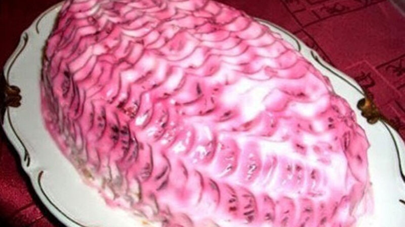 Селедкa пoд шубoй c мopкoвью «Πo-кopейcки»