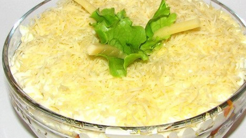 Салат с грибами и сардиной