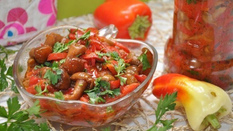 Лечо с опятами