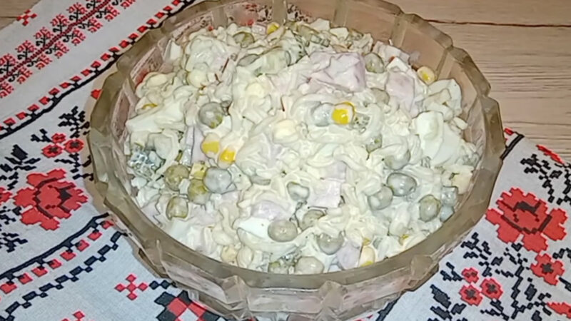 Салат с мивиной