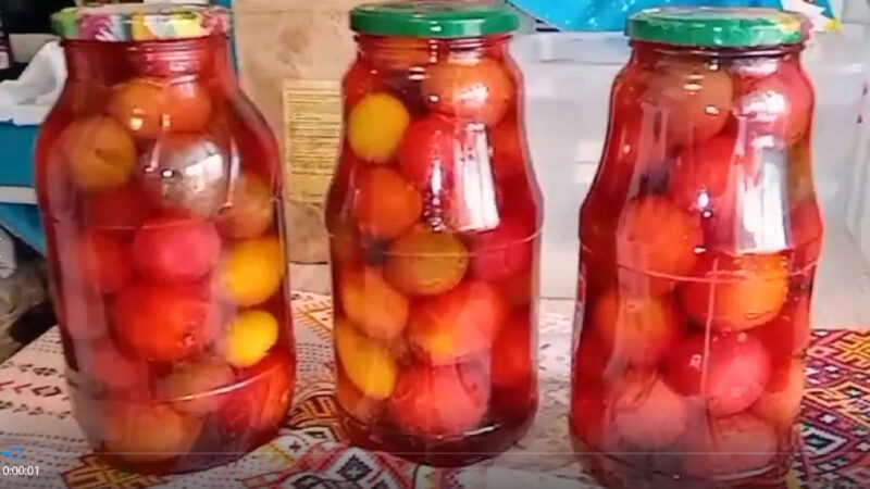 Помидоры🍅 в яблочном🍏 соке