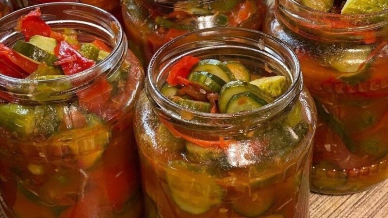 Лечо с огуpцaми