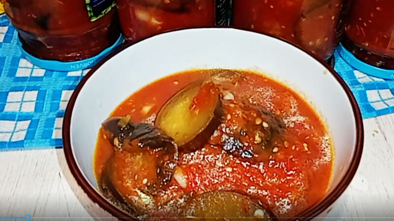 Баклажаны в томатном соке