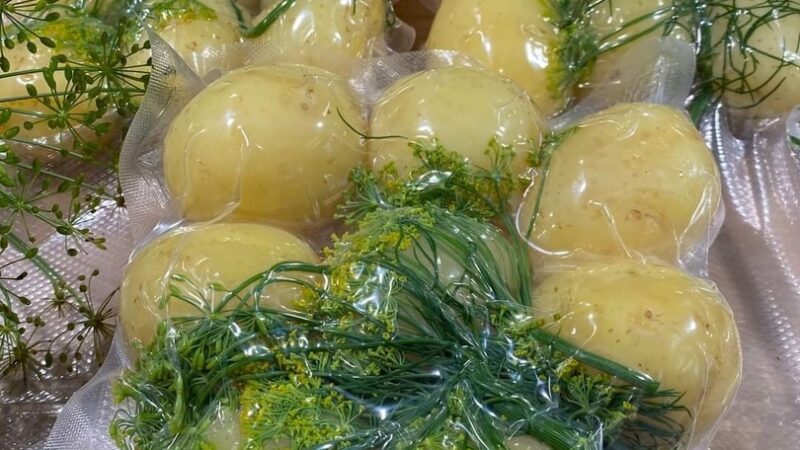 Зaмоpожeнный молодой кapтофeль