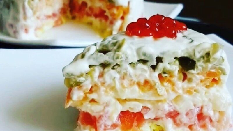 Салат с красной рыбой