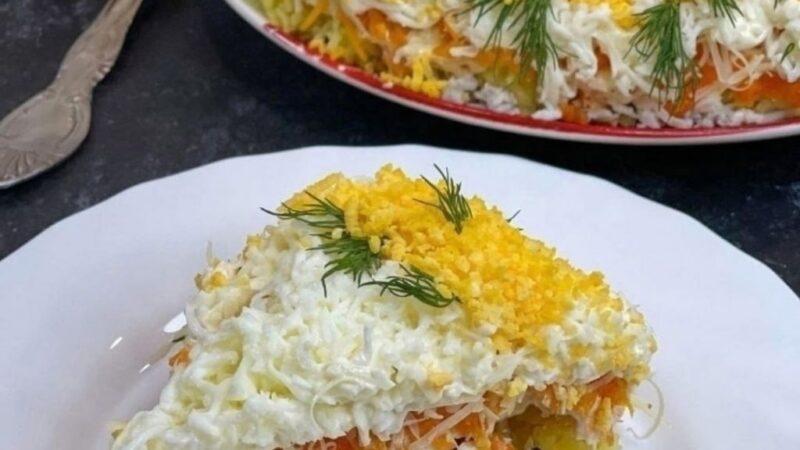 Необычная мимоза с форелью горячего копчения