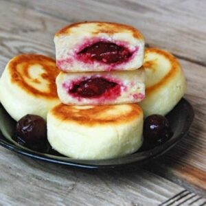 Сырники с вишней